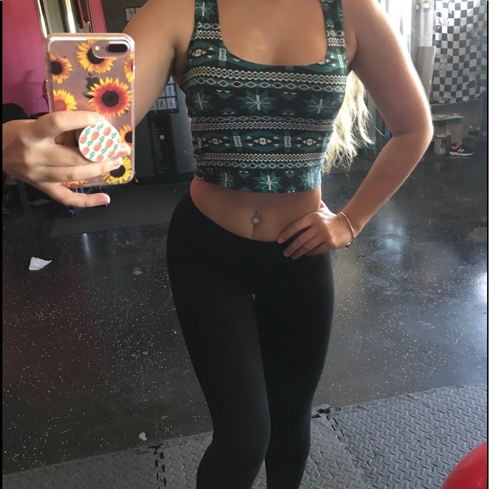 Patterned crop top💓 - Picture 1 of 2